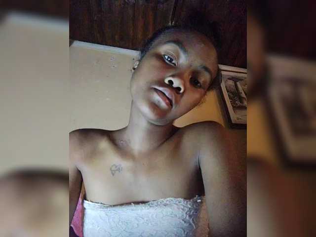 Stella11's BongaCams show and profile