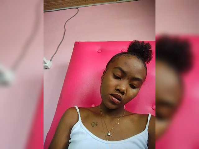 Stella11's BongaCams show and profile