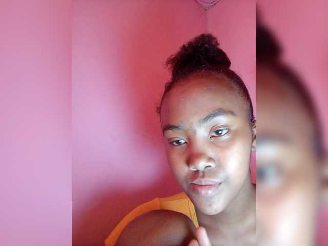 Stella11's BongaCams show and profile