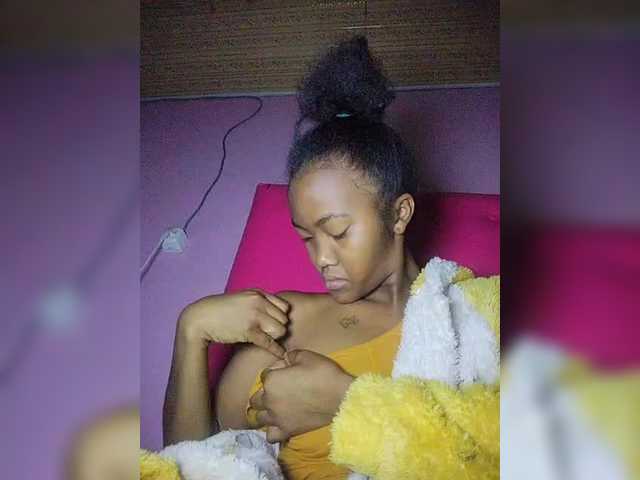 Stella11's BongaCams show and profile