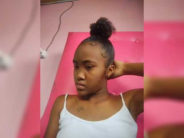 Stella11's BongaCams show and profile