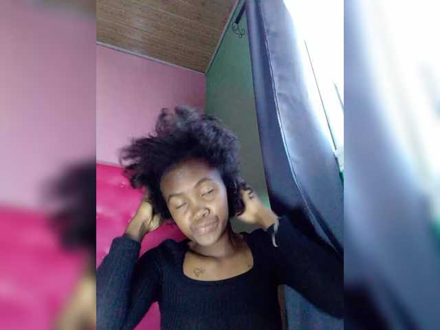 Stella11's BongaCams show and profile