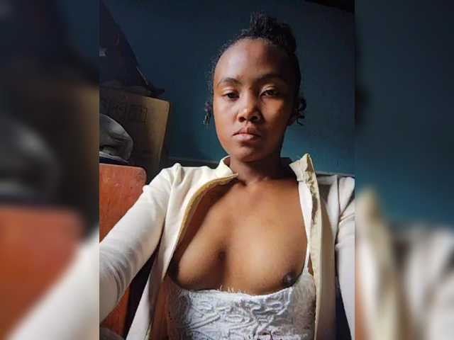 Stella11's BongaCams show and profile