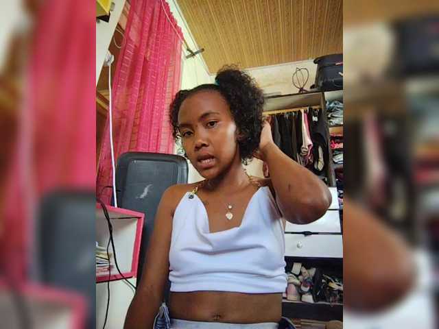 Stella11's BongaCams show and profile