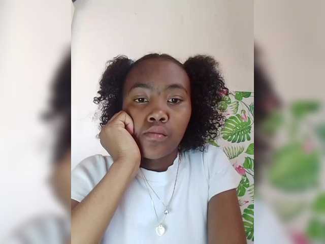 Stella11's BongaCams show and profile