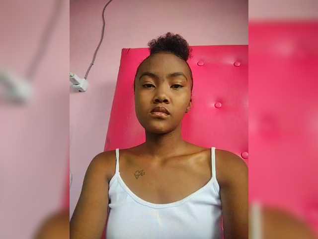 Stella11's BongaCams show and profile