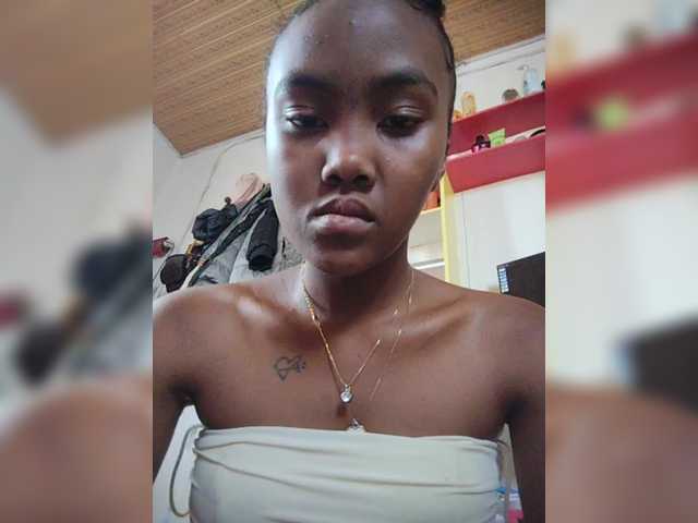 Stella11's BongaCams show and profile