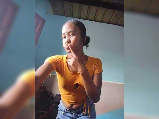 Stella11's BongaCams show and profile