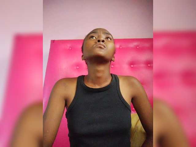 Stella11's BongaCams show and profile