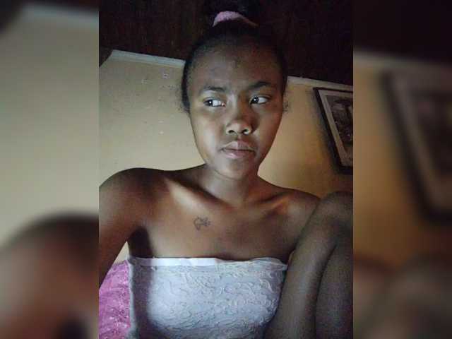 Stella11's BongaCams show and profile