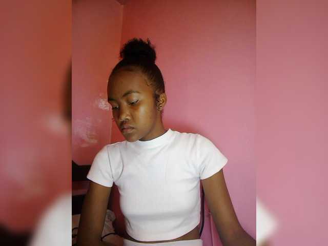 Stella11's BongaCams show and profile