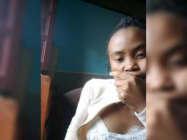 Stella11's BongaCams show and profile