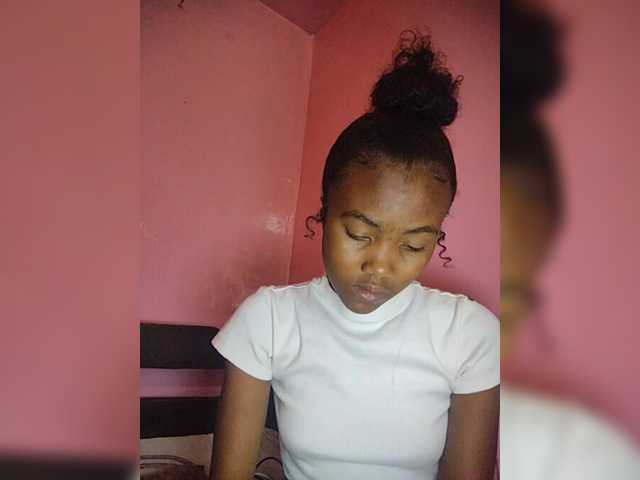 Stella11's BongaCams show and profile