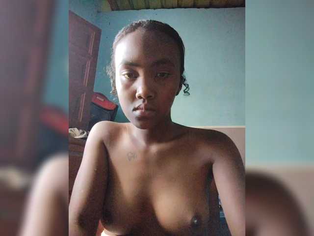 Stella11's BongaCams show and profile