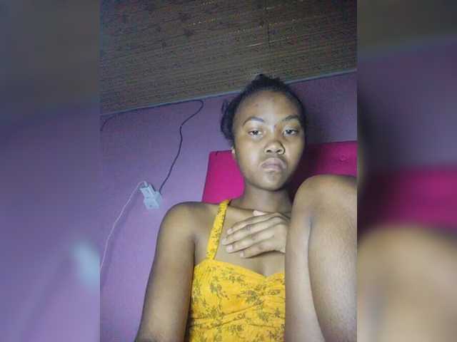 Stella11's BongaCams show and profile