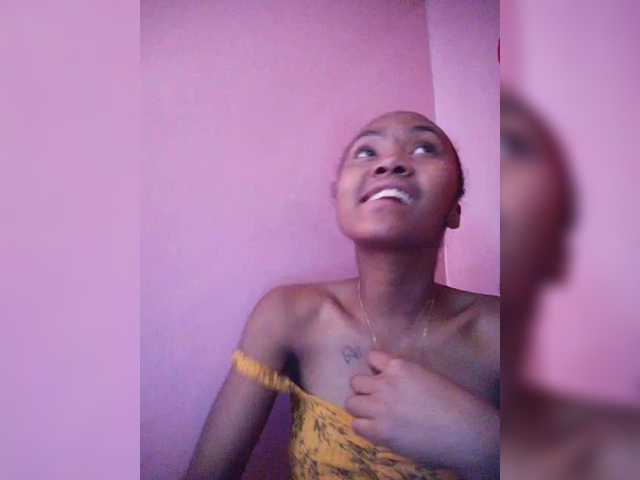 Stella11's BongaCams show and profile