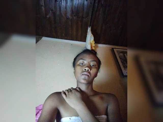 Stella11's BongaCams show and profile