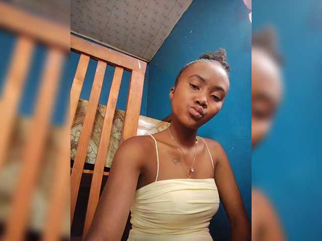 Stella11's BongaCams show and profile