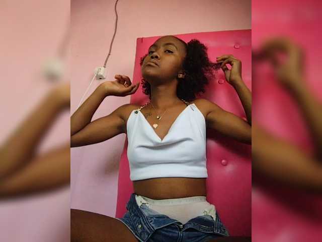 Stella11's BongaCams show and profile