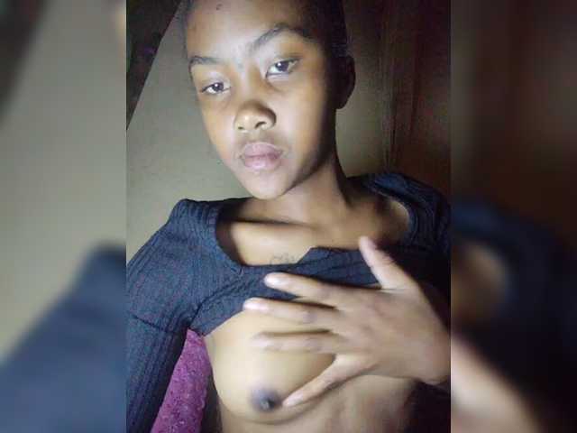 Stella11's BongaCams show and profile