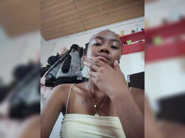 Stella11's BongaCams show and profile