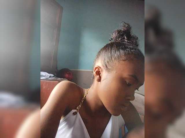 Stella11's BongaCams show and profile