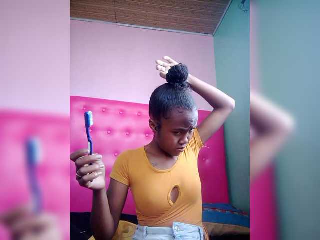 Stella11's BongaCams show and profile