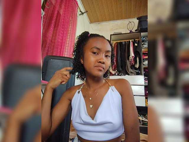 Stella11's BongaCams show and profile