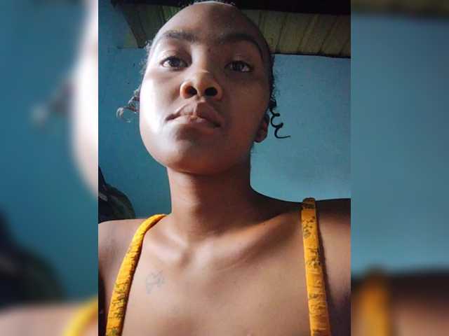 Stella11's BongaCams show and profile