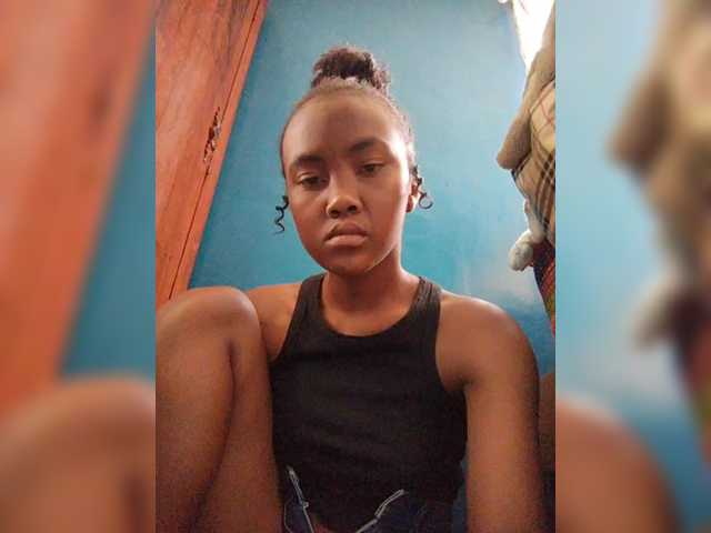 Stella11's BongaCams show and profile