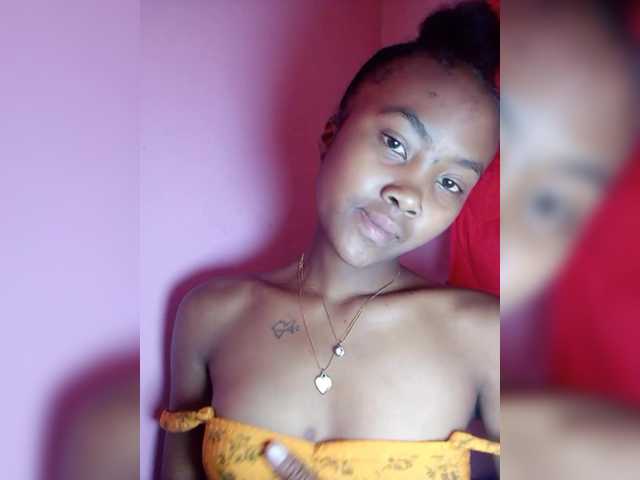 Stella11's BongaCams show and profile