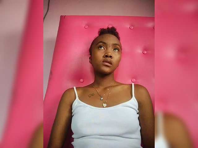 Stella11's BongaCams show and profile