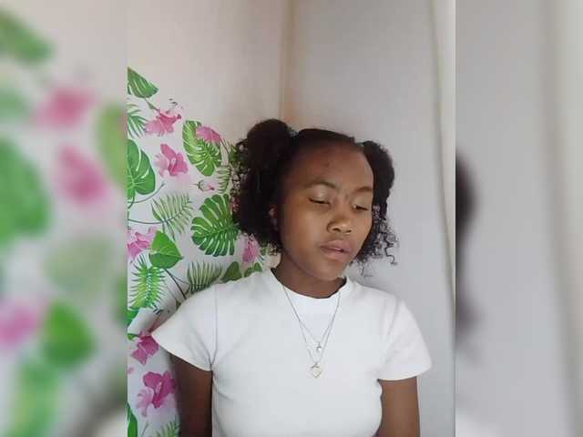 Stella11's BongaCams show and profile