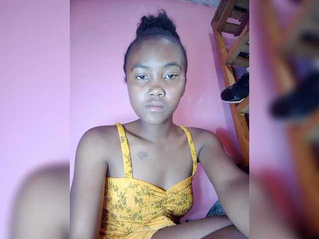 Stella11's BongaCams show and profile