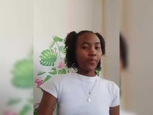 Stella11's BongaCams show and profile