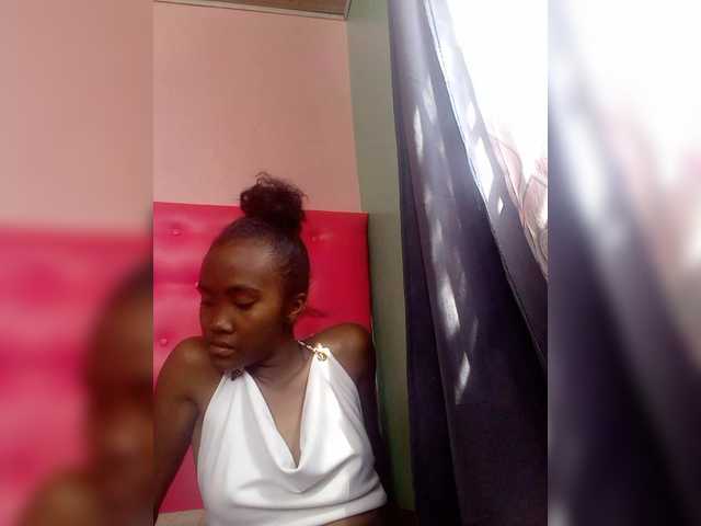 Stella11's BongaCams show and profile