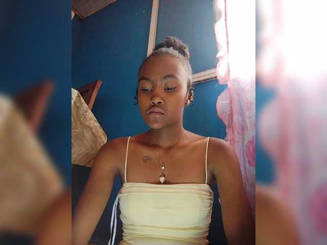 Stella11's BongaCams show and profile