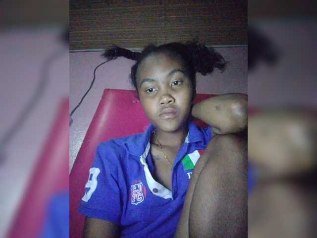 Stella11's BongaCams show and profile