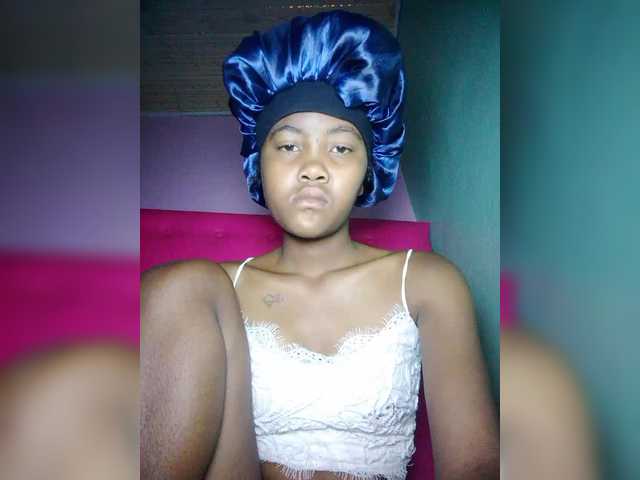 Stella11's BongaCams show and profile