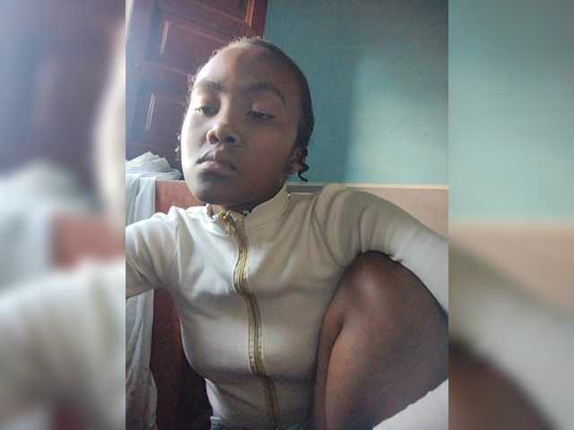 Stella11's BongaCams show and profile