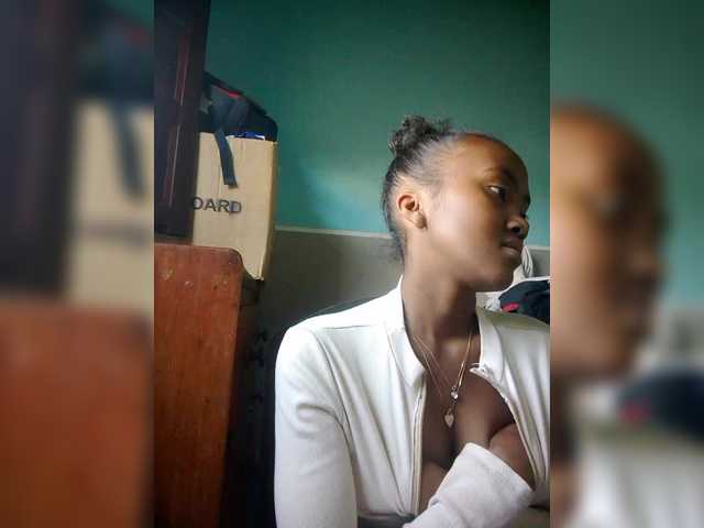 Stella11's BongaCams show and profile