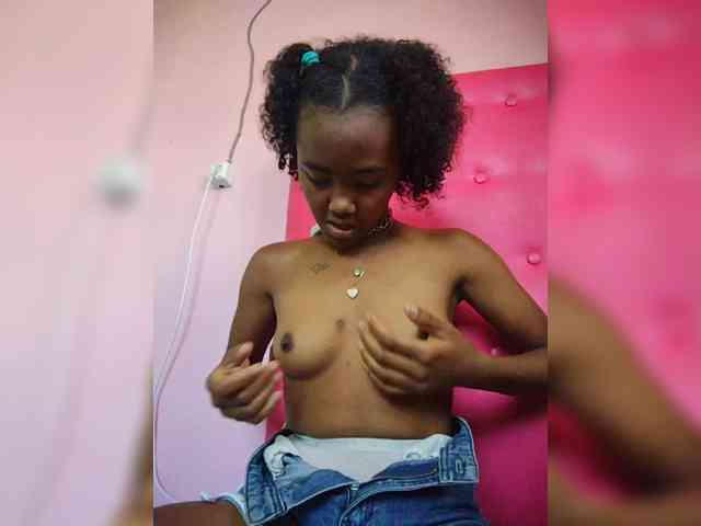 Stella11 Live Webcam on BongaCams