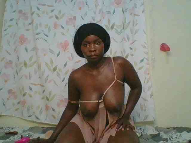 Bigbootydimples webcam