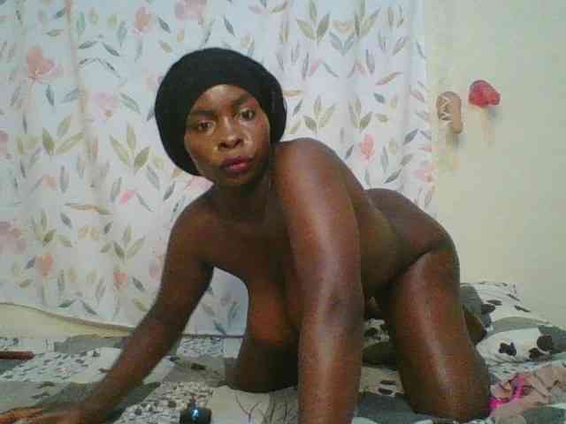 Bigbootydimples webcam