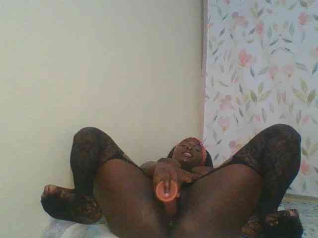 Bigbootydimples webcam