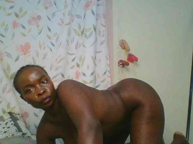 Bigbootydimples webcam