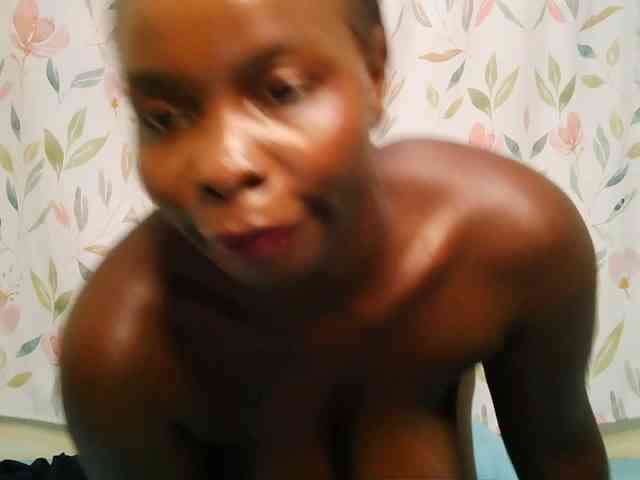 Bigbootydimples webcam