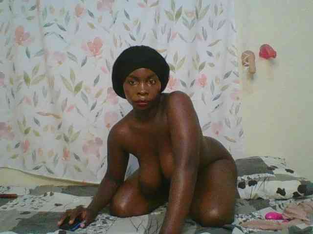 Bigbootydimples webcam