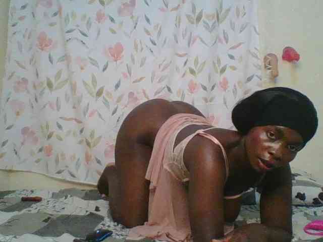 Bigbootydimples webcam