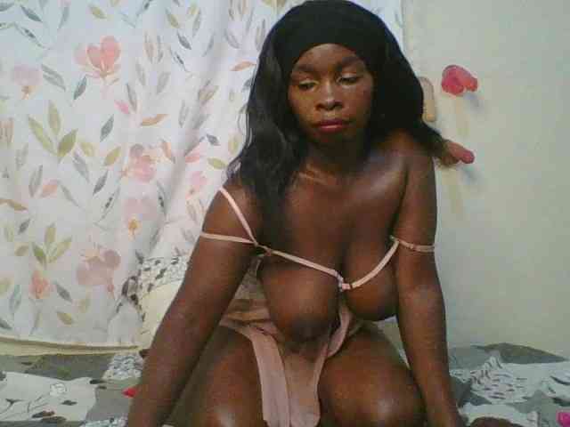 Bigbootydimples webcam